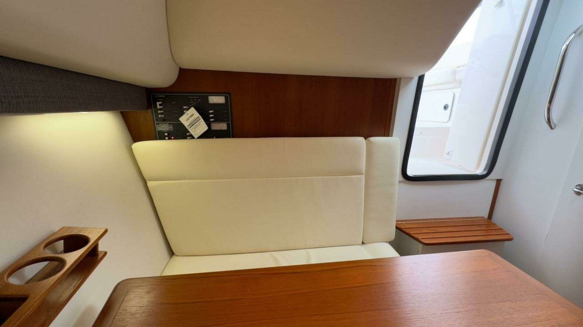 2005 Tiara Yachts 2900 Open - Image 25