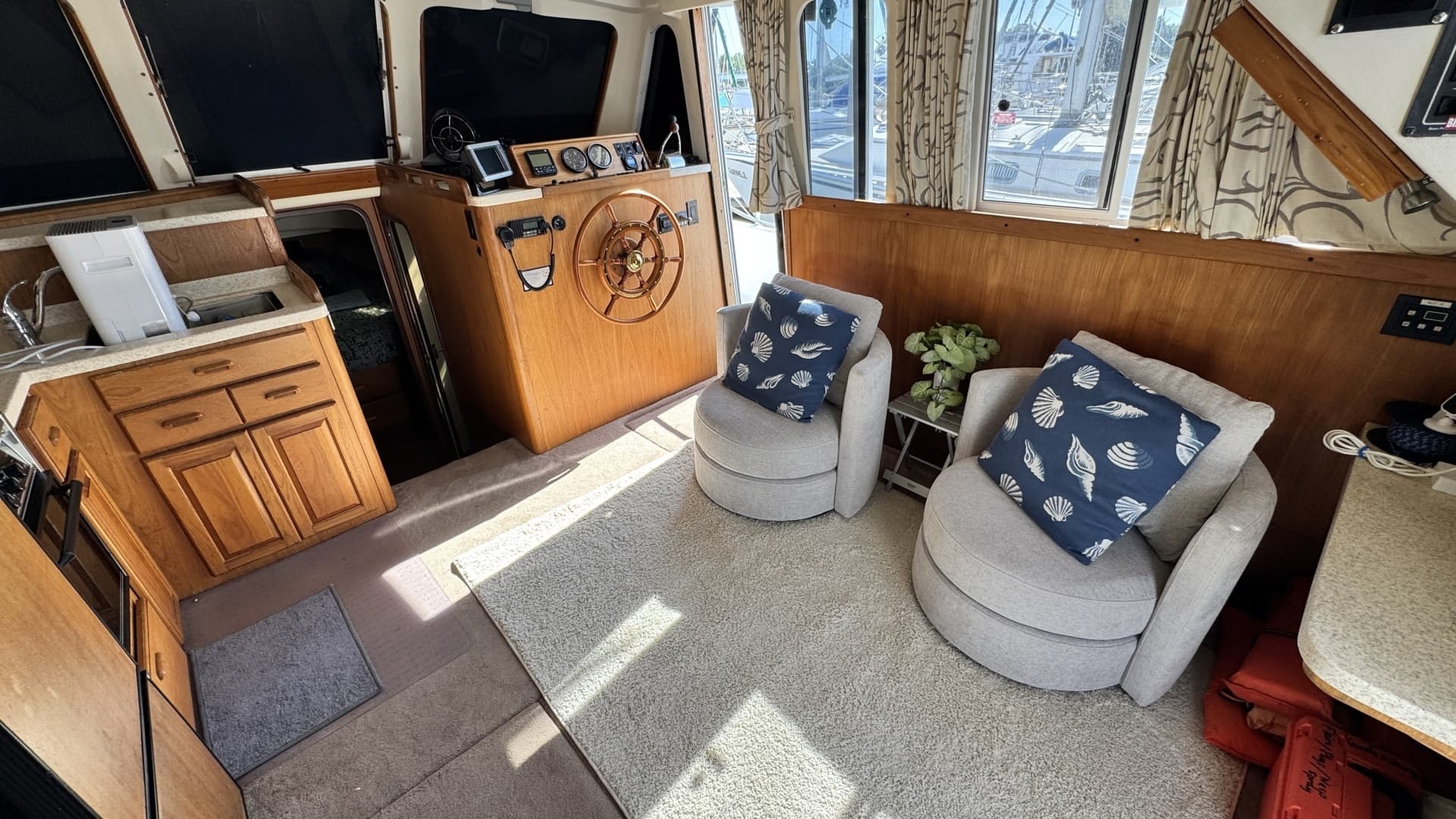1999 Mainship 350 Trawler - Image 10