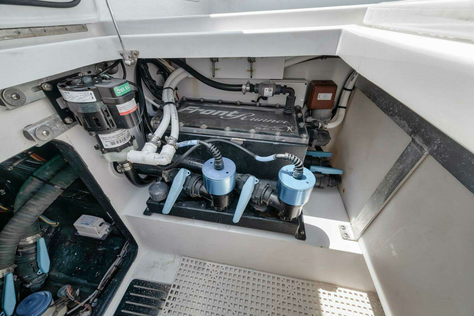 2024 Front Runner 47 CC - Image 38