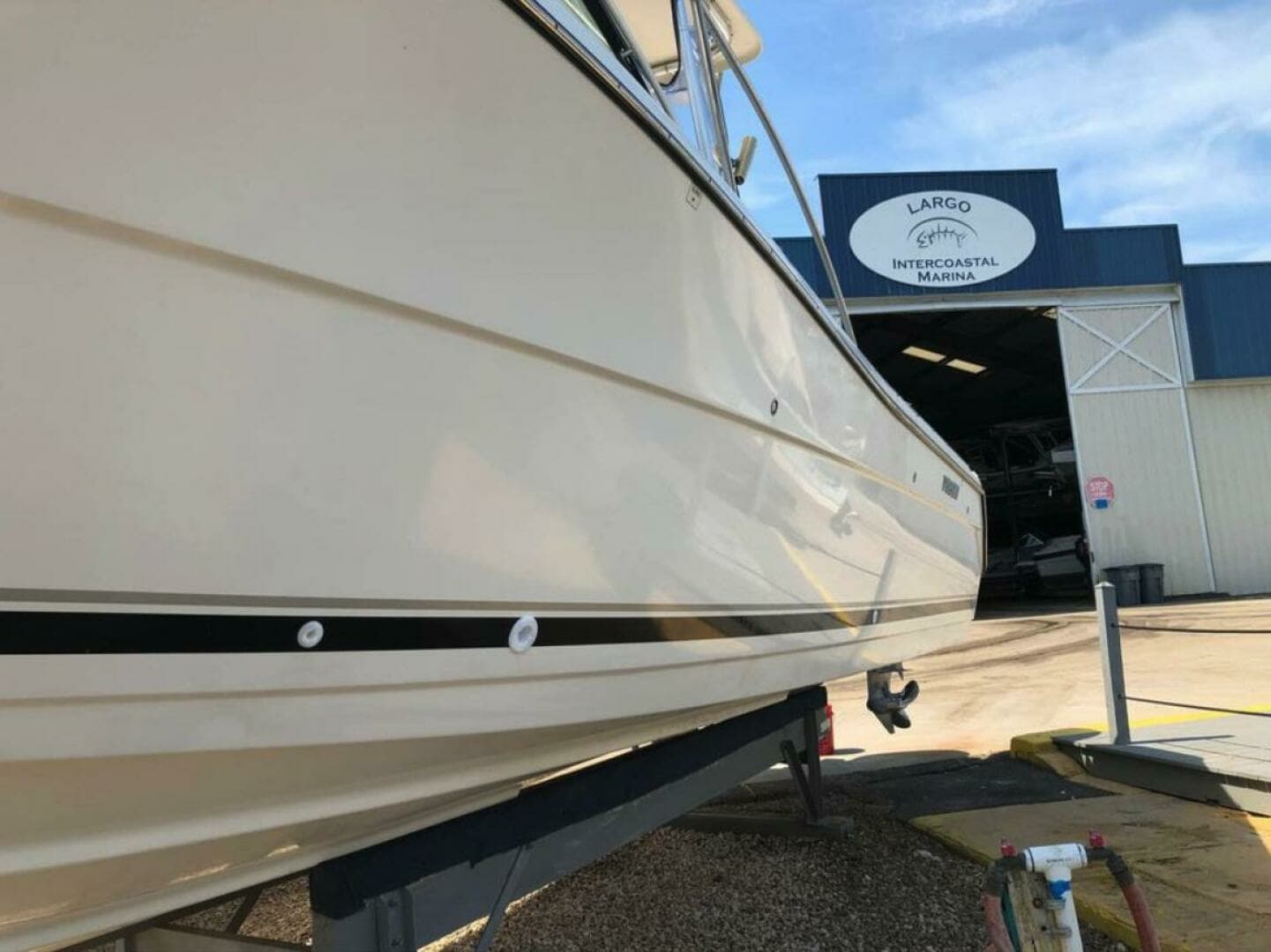 2004 Pursuit 3070 Offshore Express - Image 6
