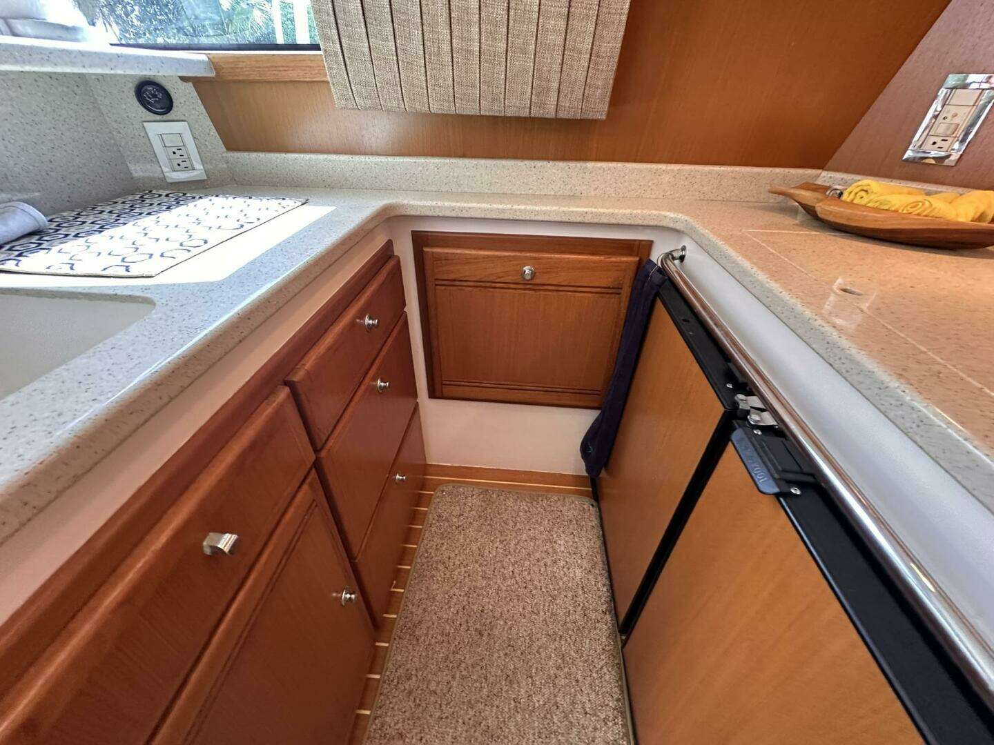 2008 Cabo Flybridge Sportfisherman - Image 13