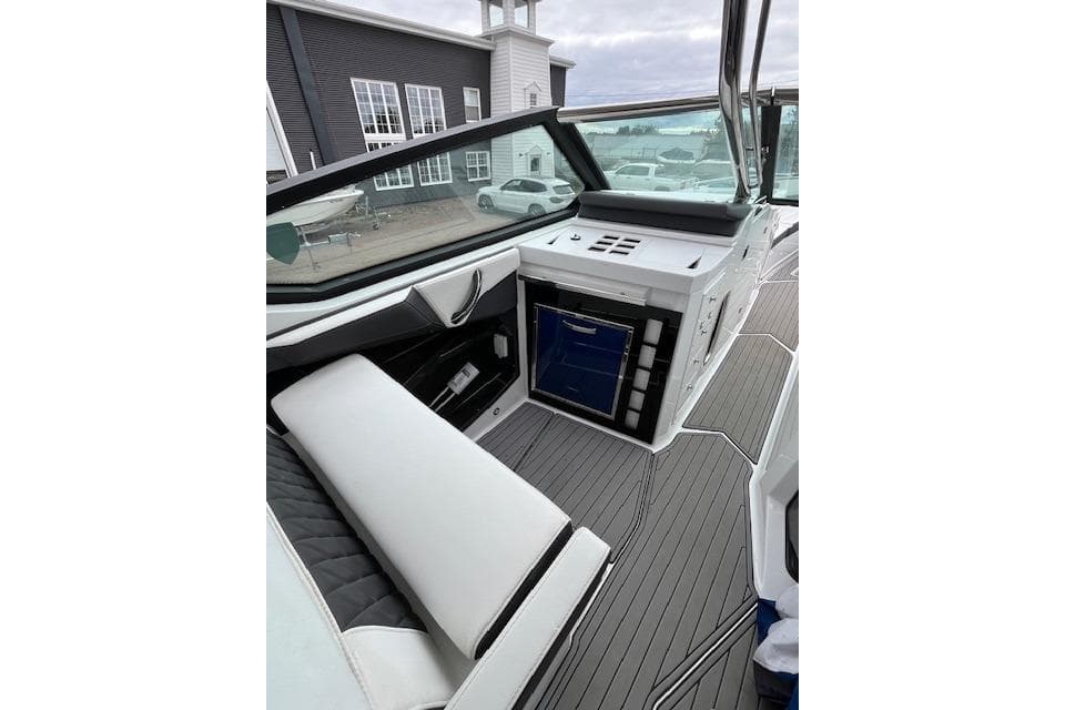 2020 Monterey 385SS Super Sport boat interior with sleek seating and modern dashboard.