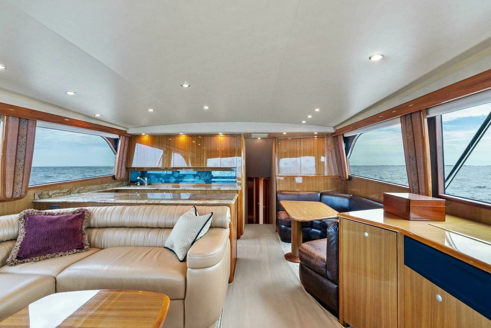 2006 Viking 61 Convertible - Image 3