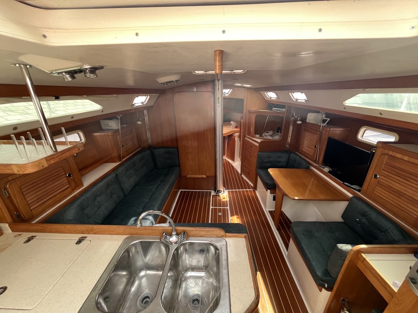 1999 Catalina 36 MK II - Image 14