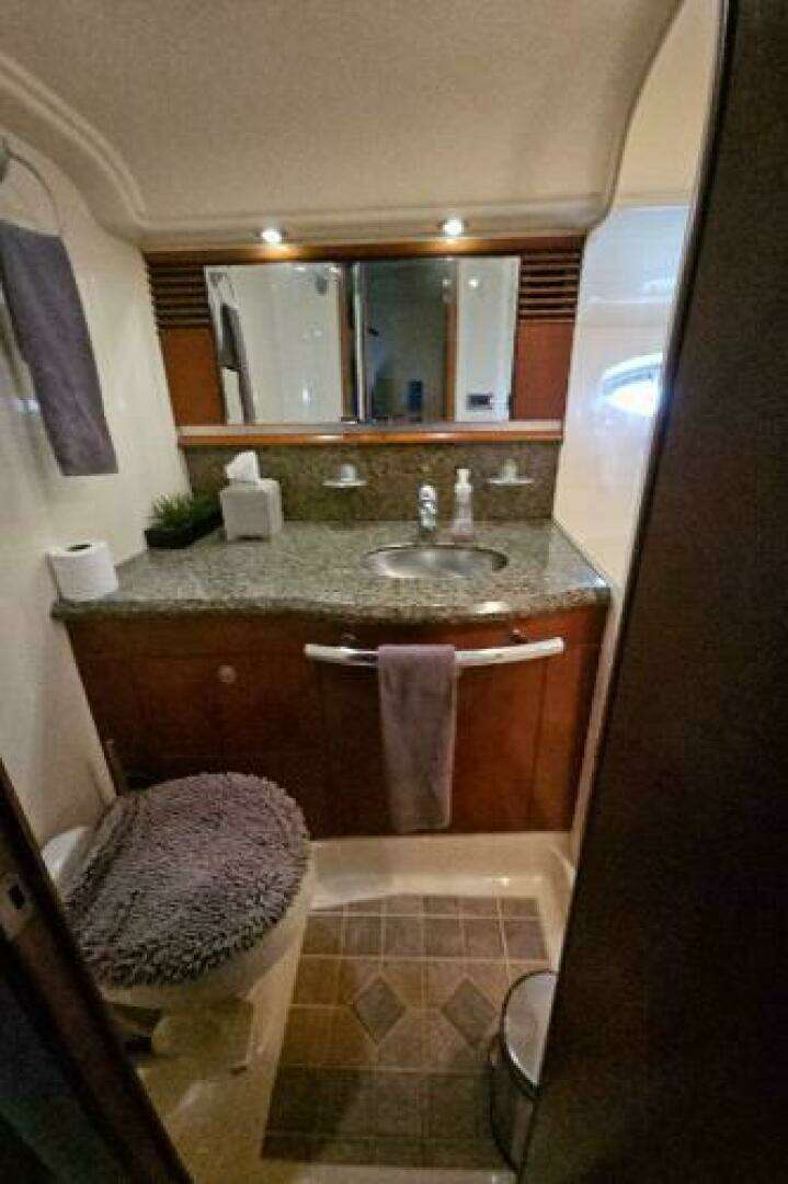 2005 Sea Ray 500 Sundancer - Image 33