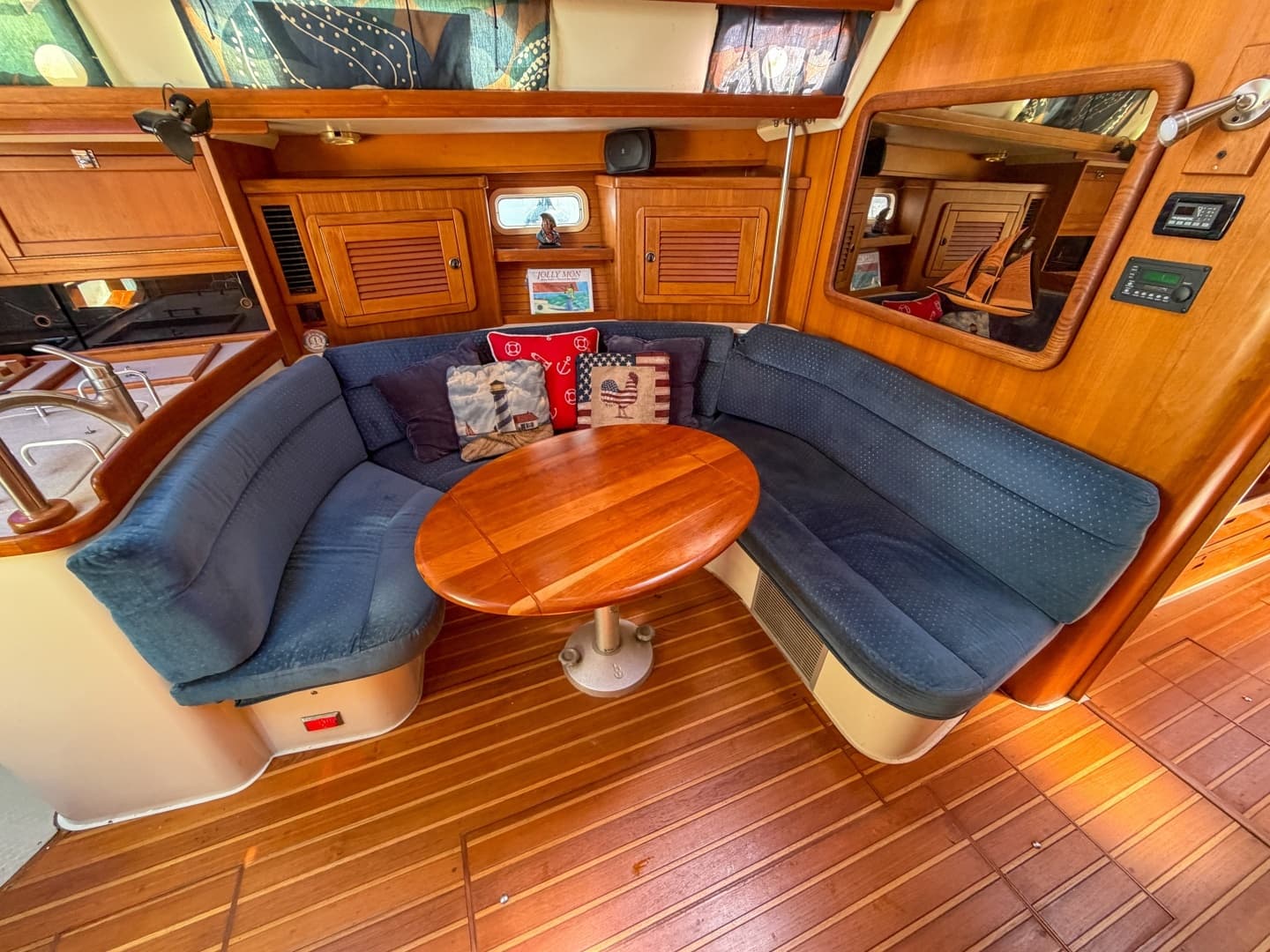 1993 Catalina 42 - Image 4