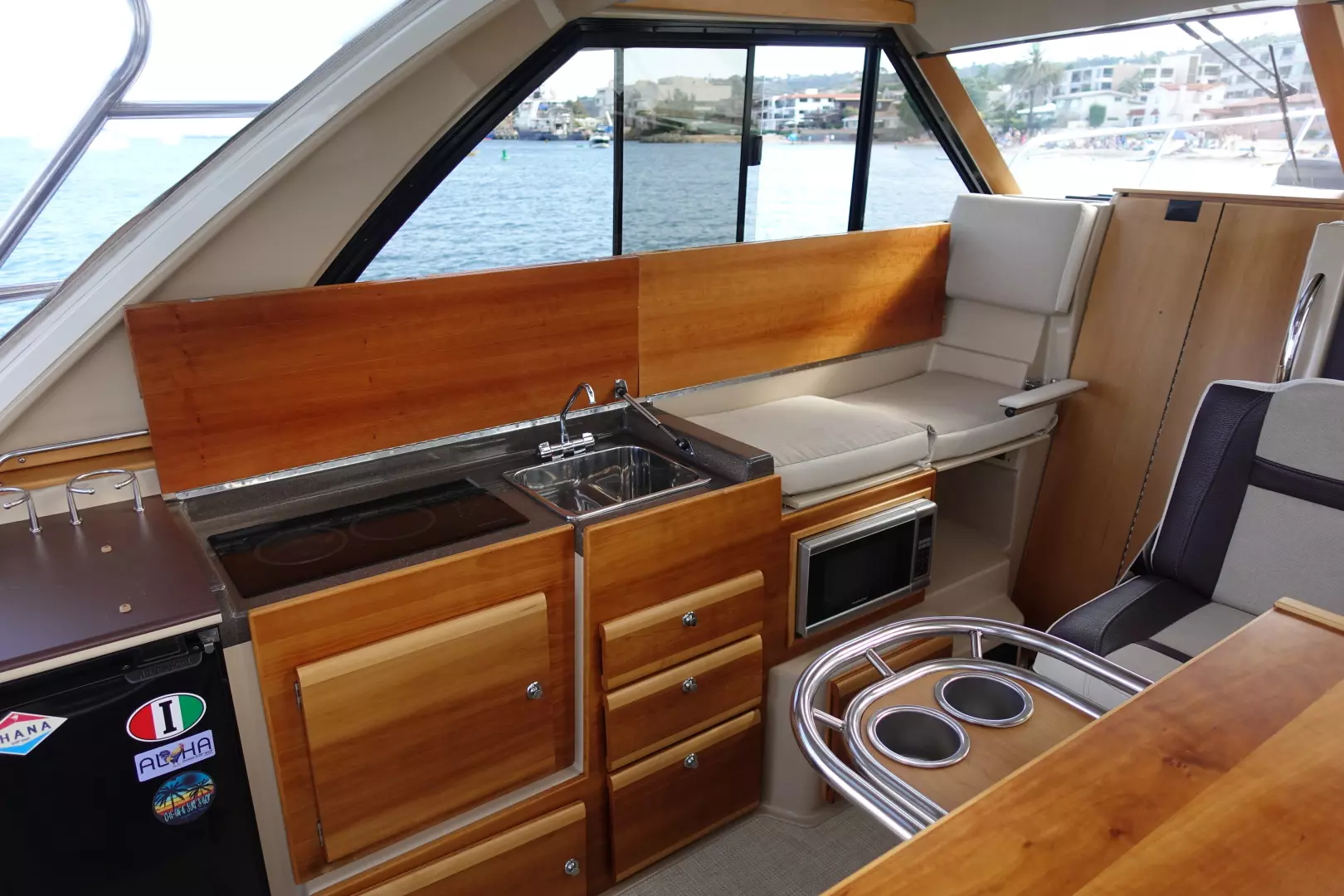 2015 Cutwater 30 Sedan - Image 8