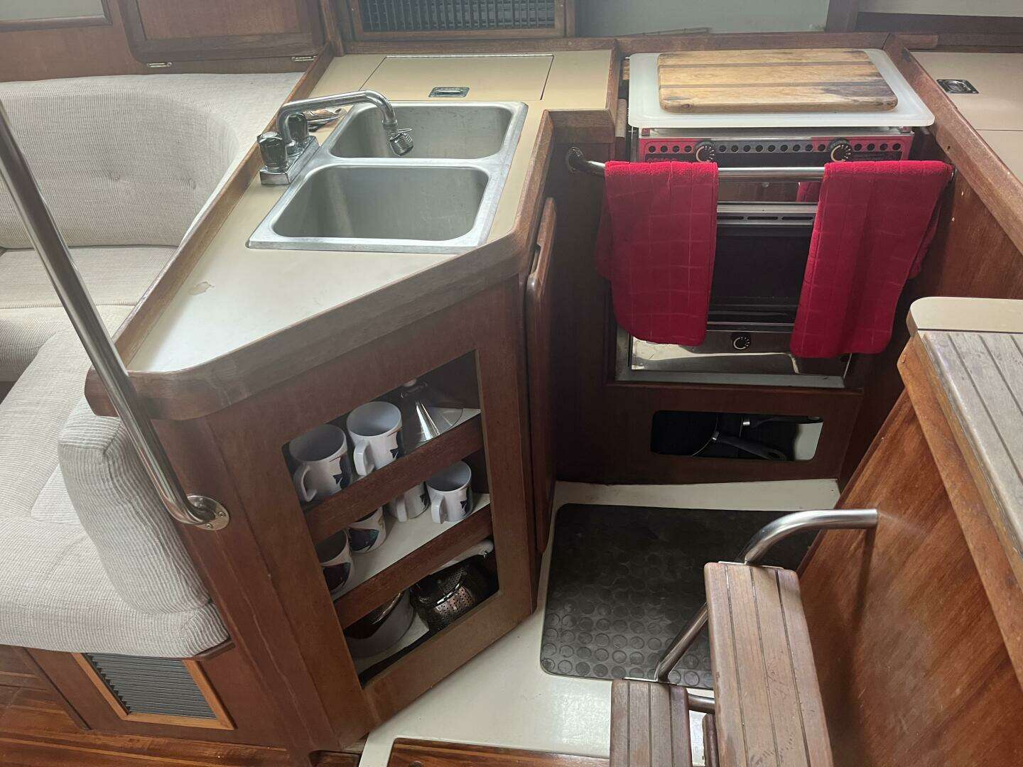 1992 Hunter 33.5 - Image 24