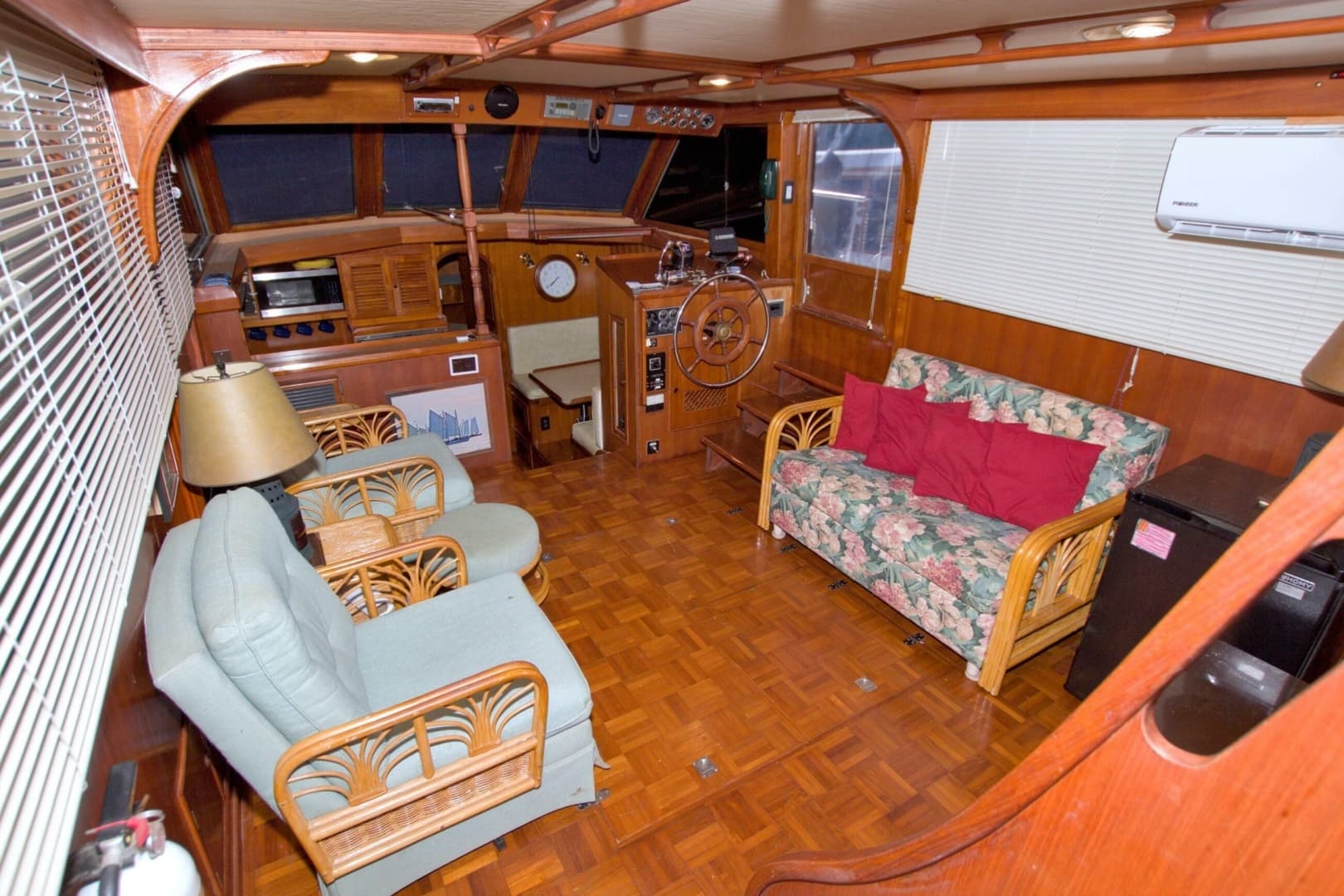 1984 Present Yachts 42 Sundeck - Image 28