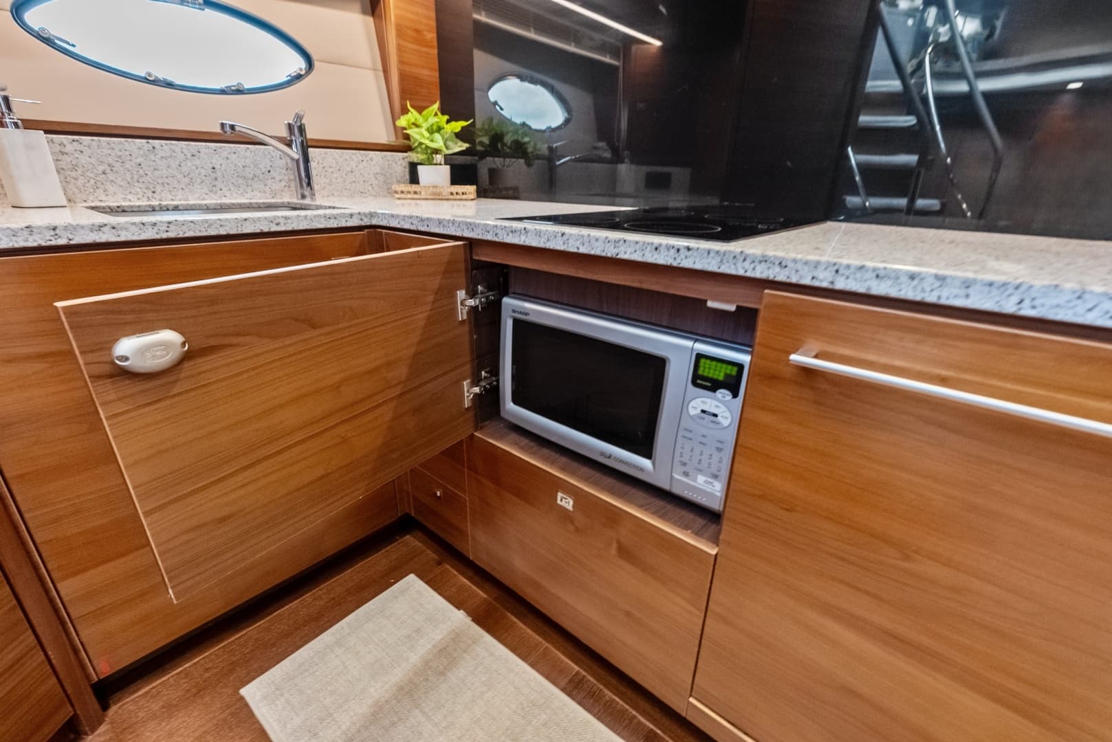2014 Princess S72 - Image 82