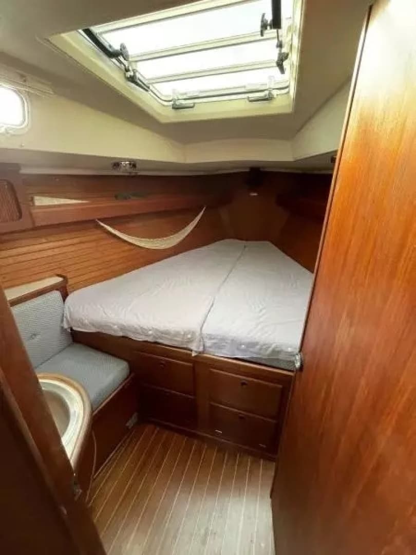 1990 Sabre 38 MK II - Image 13