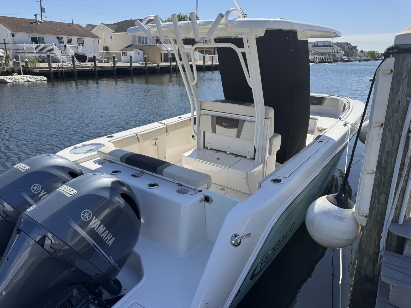 2020 Robalo R272 Center Console - Image 6