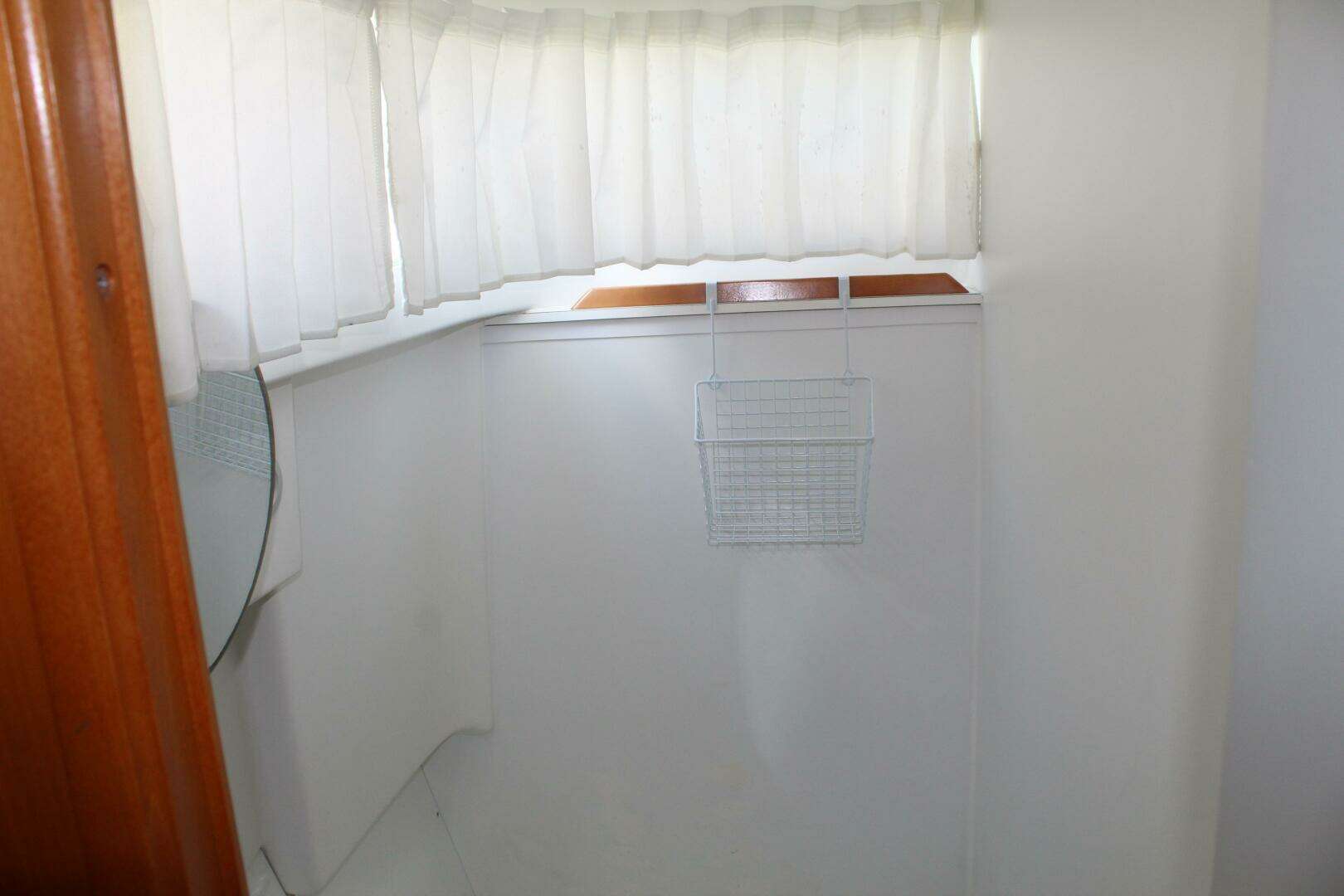 2004 Lagoon 43 Power Cat - Image 32