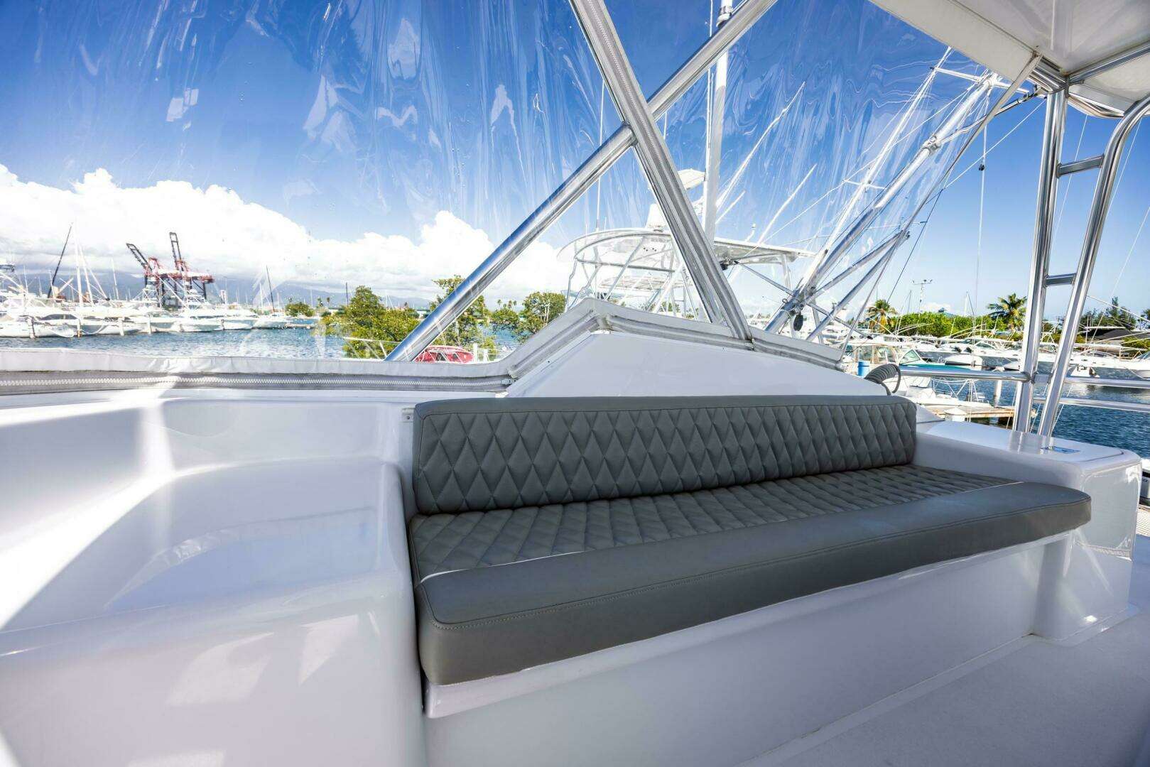 2005 Hatteras 50 Convertible - Image 64