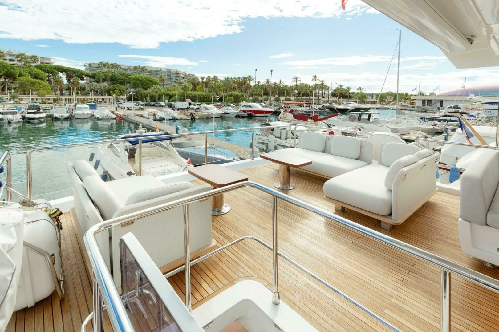 2020 Azimut 72 Flybridge - Image 10