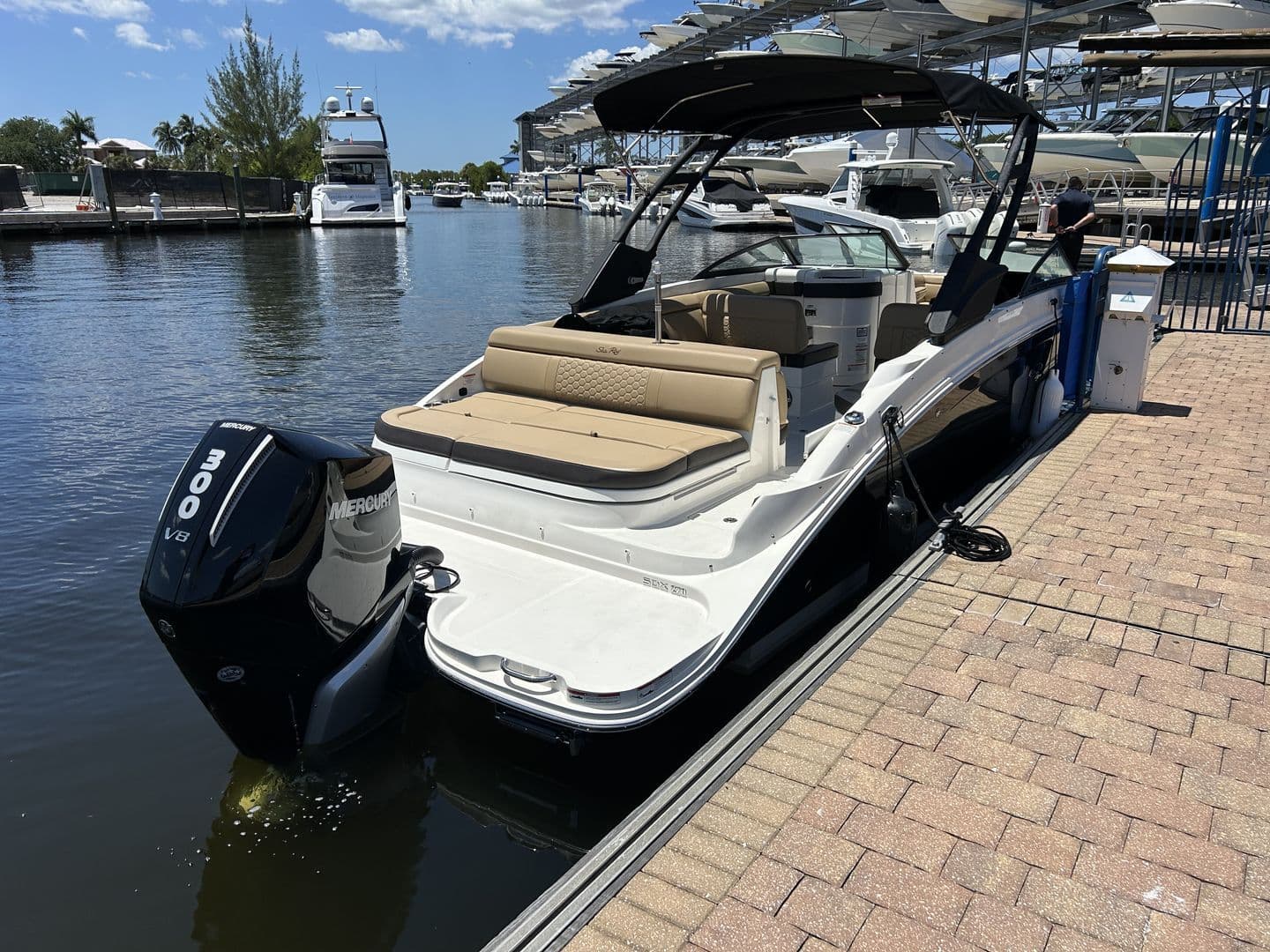 2024 Sea Ray 270 SDX OB - 17