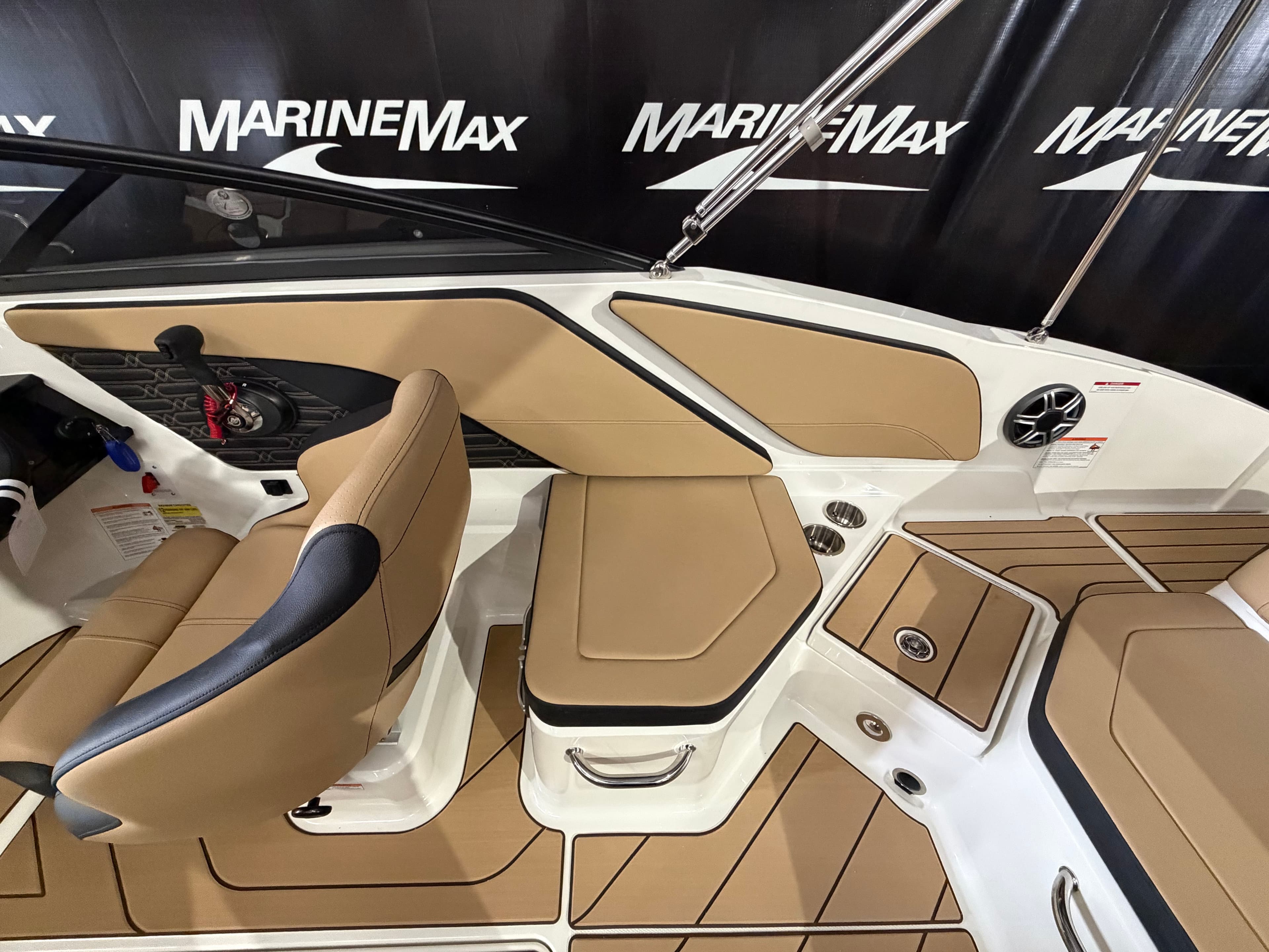 2026 Sea Ray SPX 210 - 18