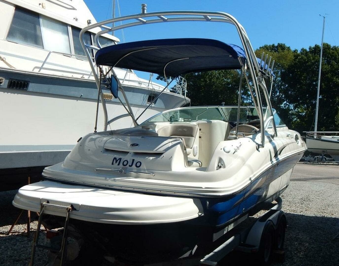 2004 Sea Ray 240 Sundeck - Image 4