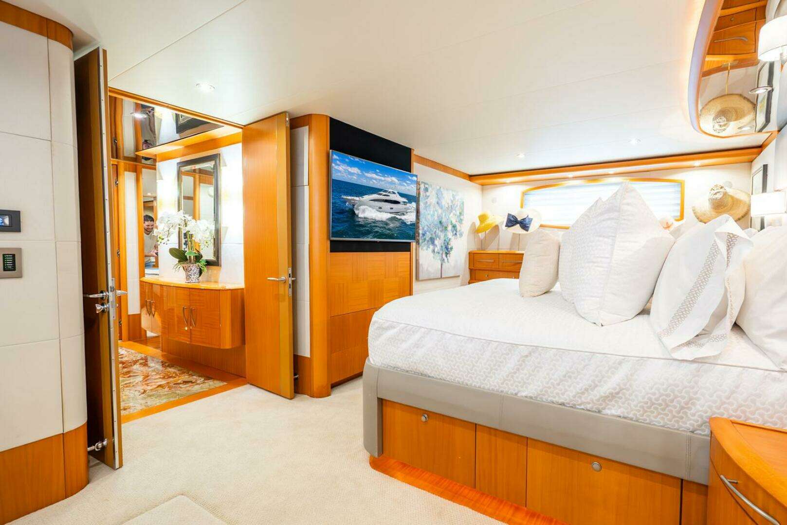 2008 Lazzara Yachts 116 - Image 30