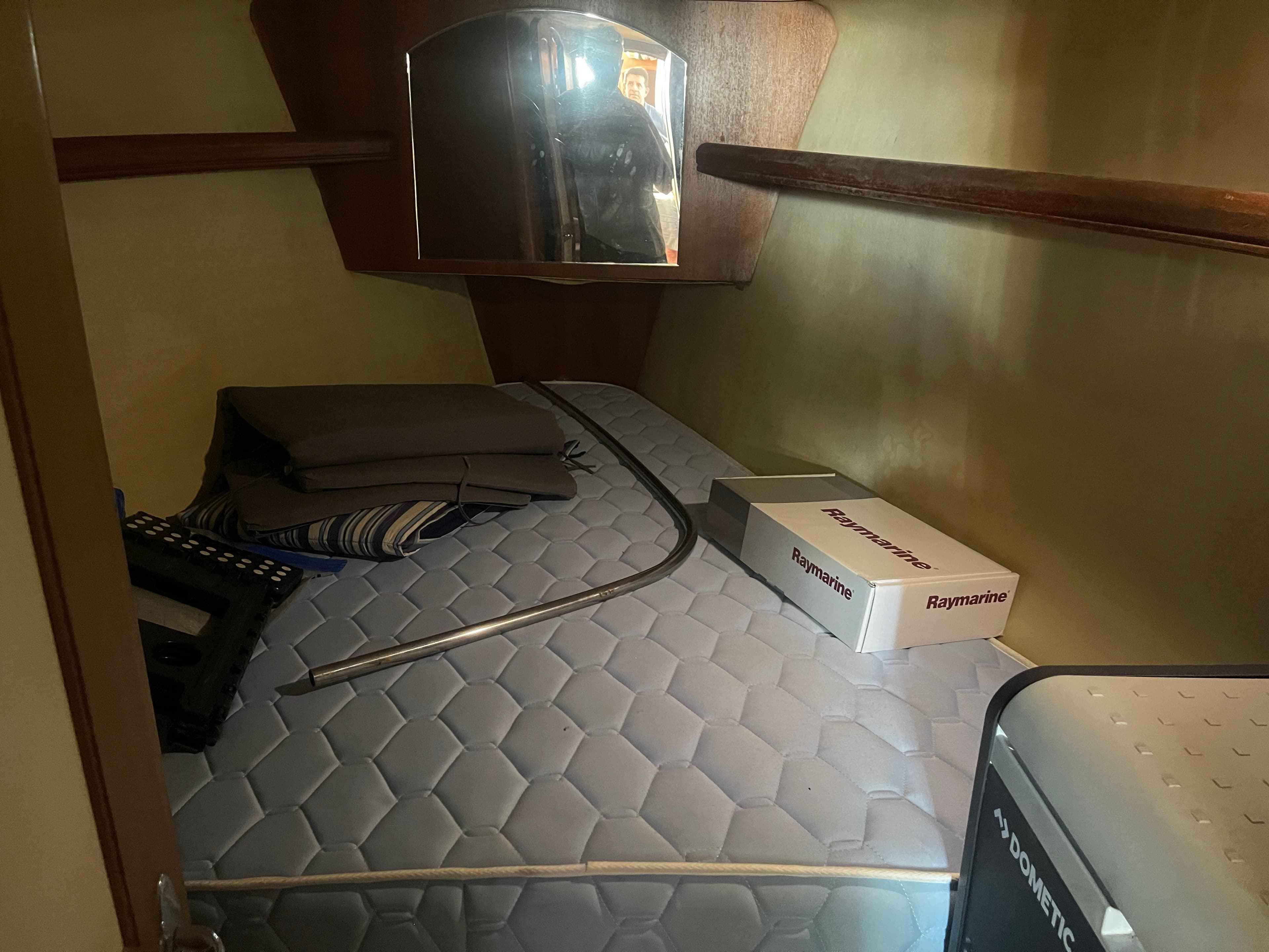 2004 Hunter 44 Deck Salon - 55