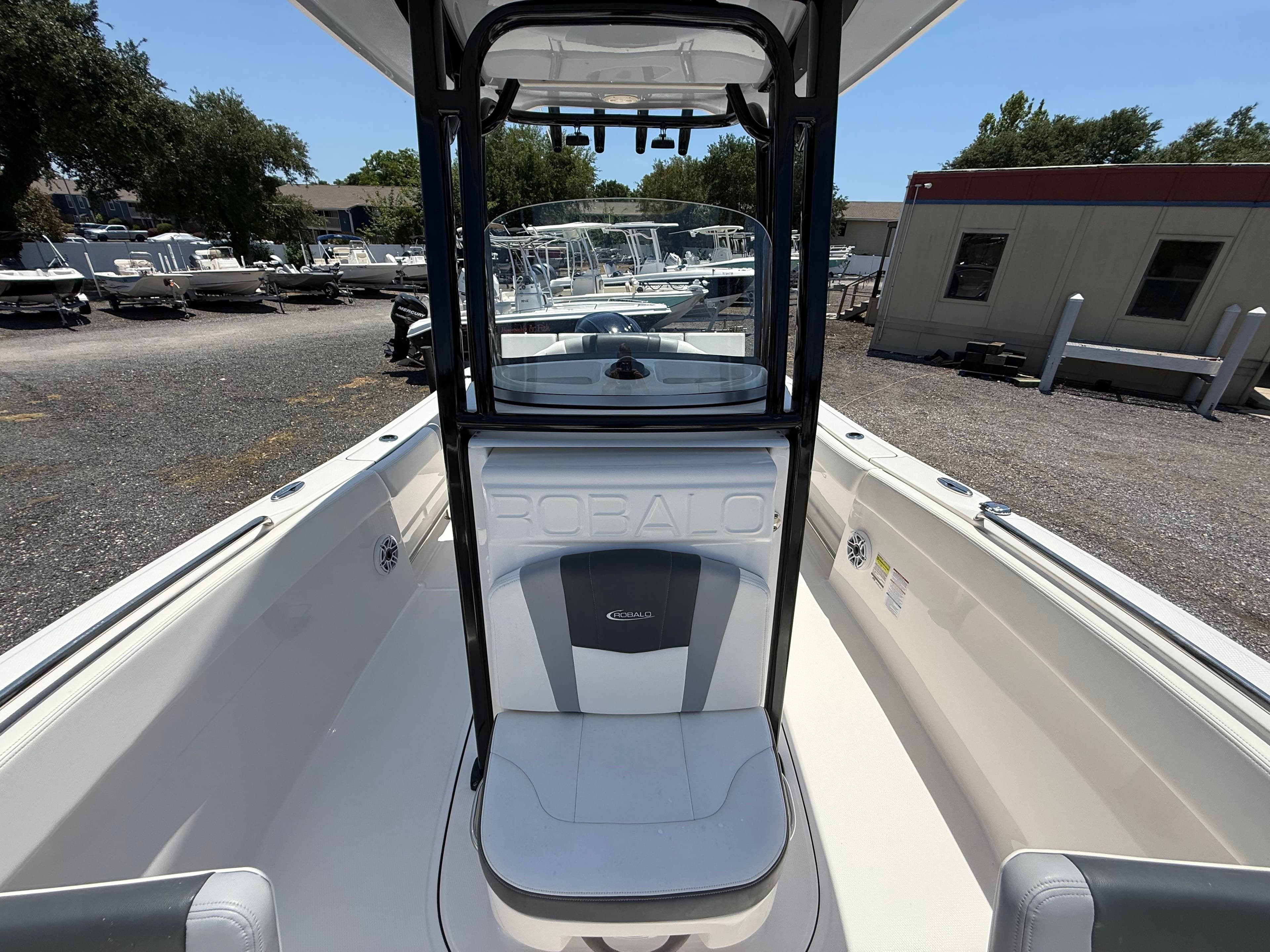2022 ROBALO 230 CC - Image 23