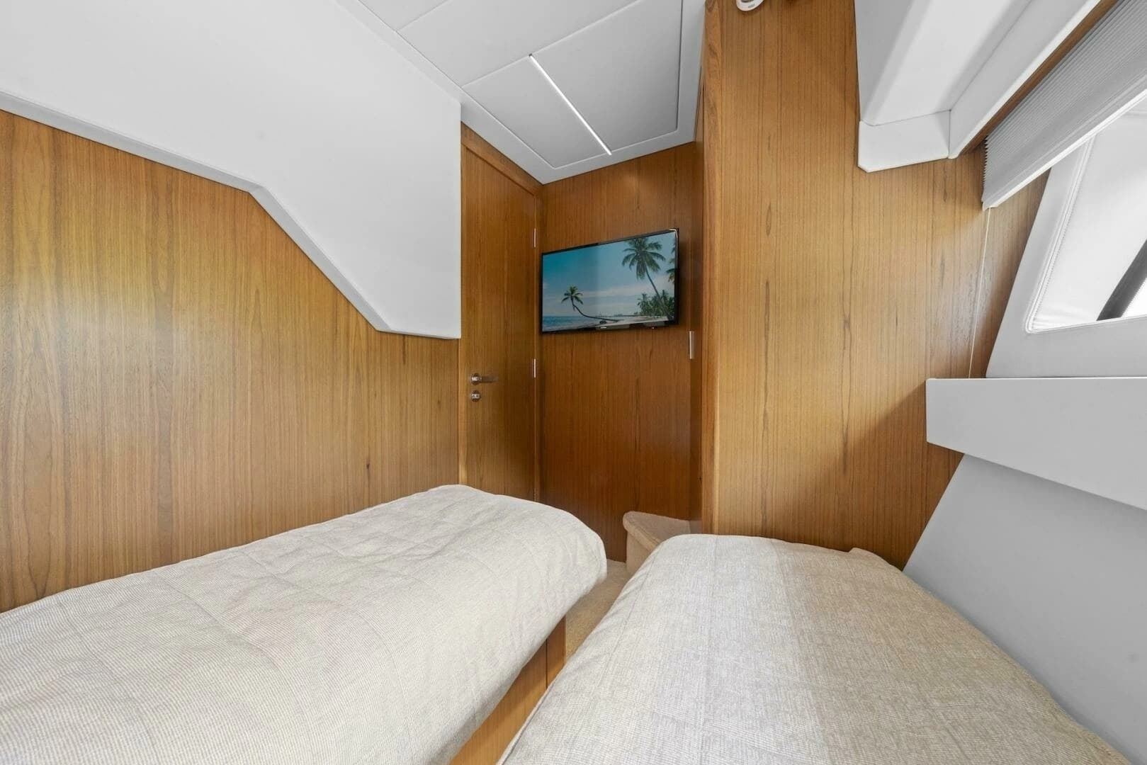2023 Tiara Yachts EX 60 - Image 78