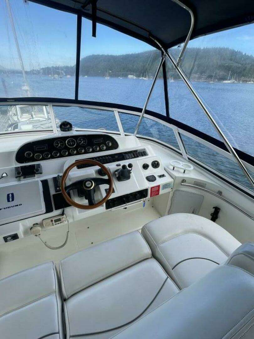 2001 Cruisers Yachts 5000 Pilothouse - Image 19