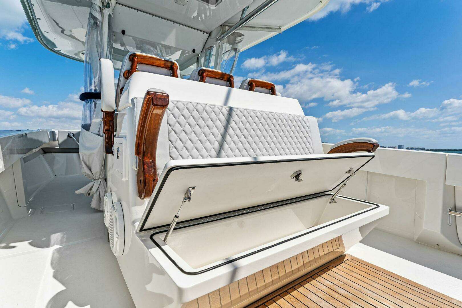 2015 Bahama 41 - Image 47