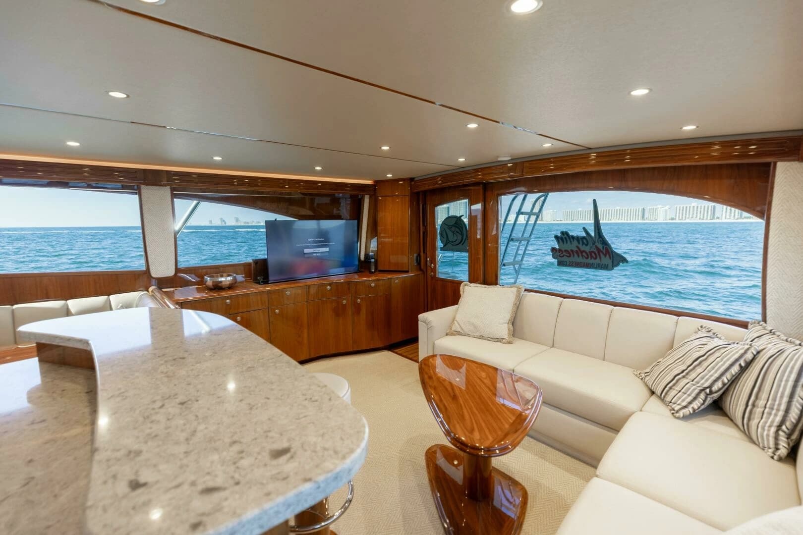 2020 Viking 62 Convertible - Image 7