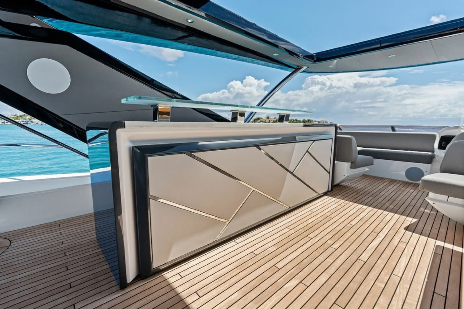 2026 Sunseeker 88 Yacht - Image 26