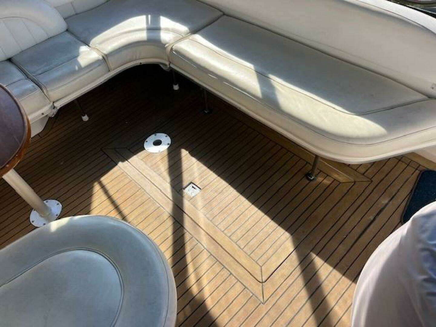 1997 Sea Ray Sundancer - Image 23