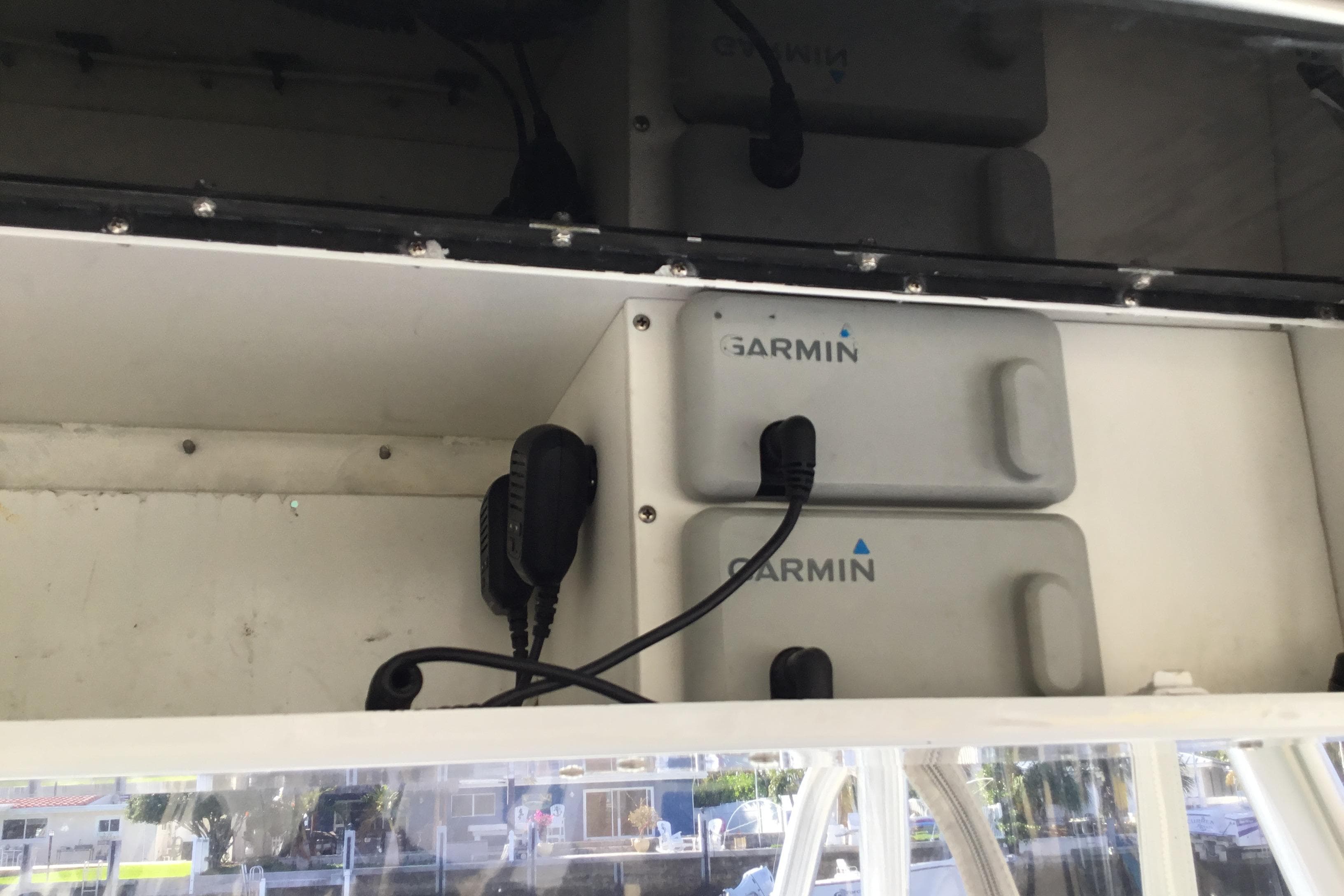 Garmin equipment installed on a 2000 Jupiter 31 Center Console boat.
