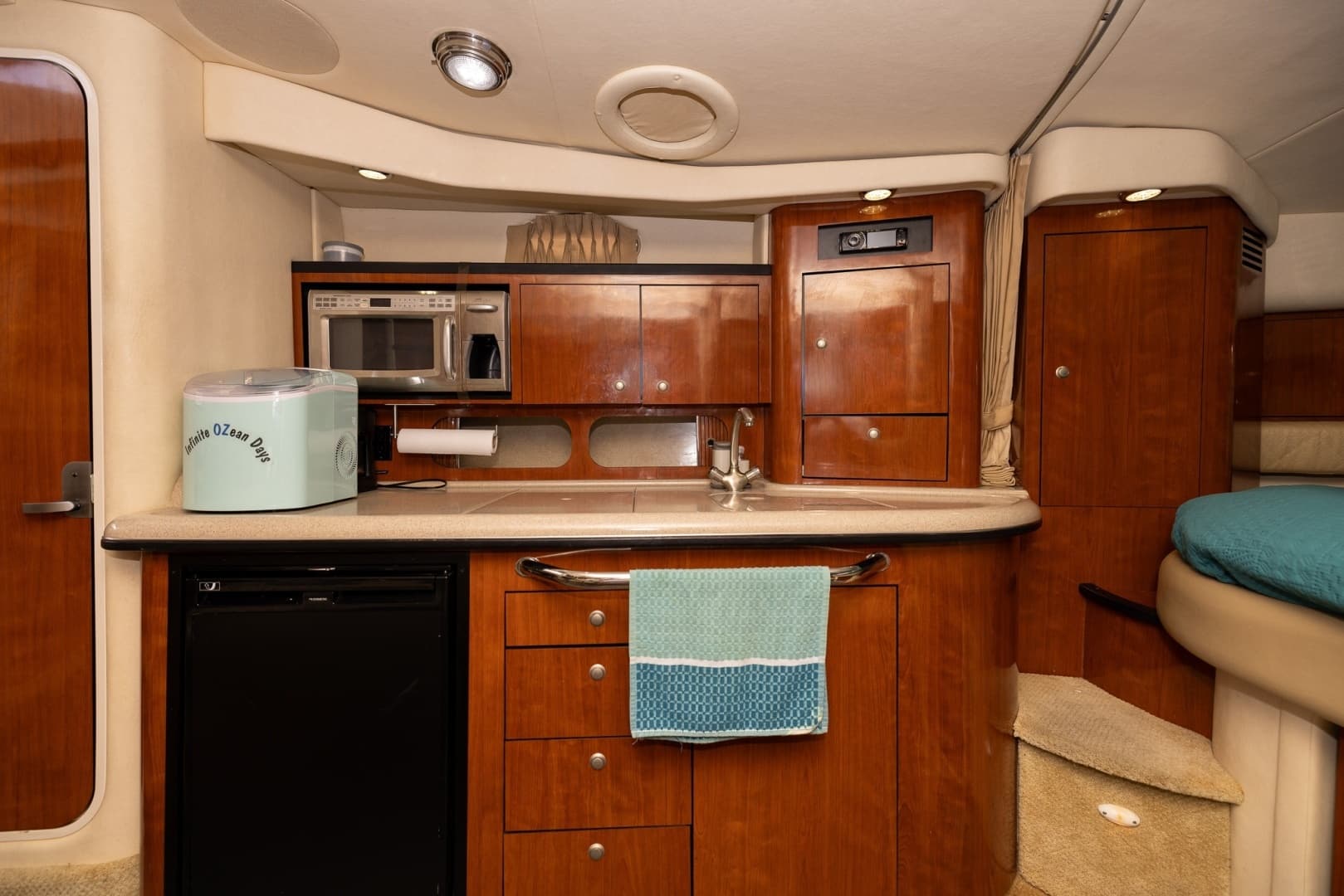 2007 Sea Ray 340 Sundancer - Image 32