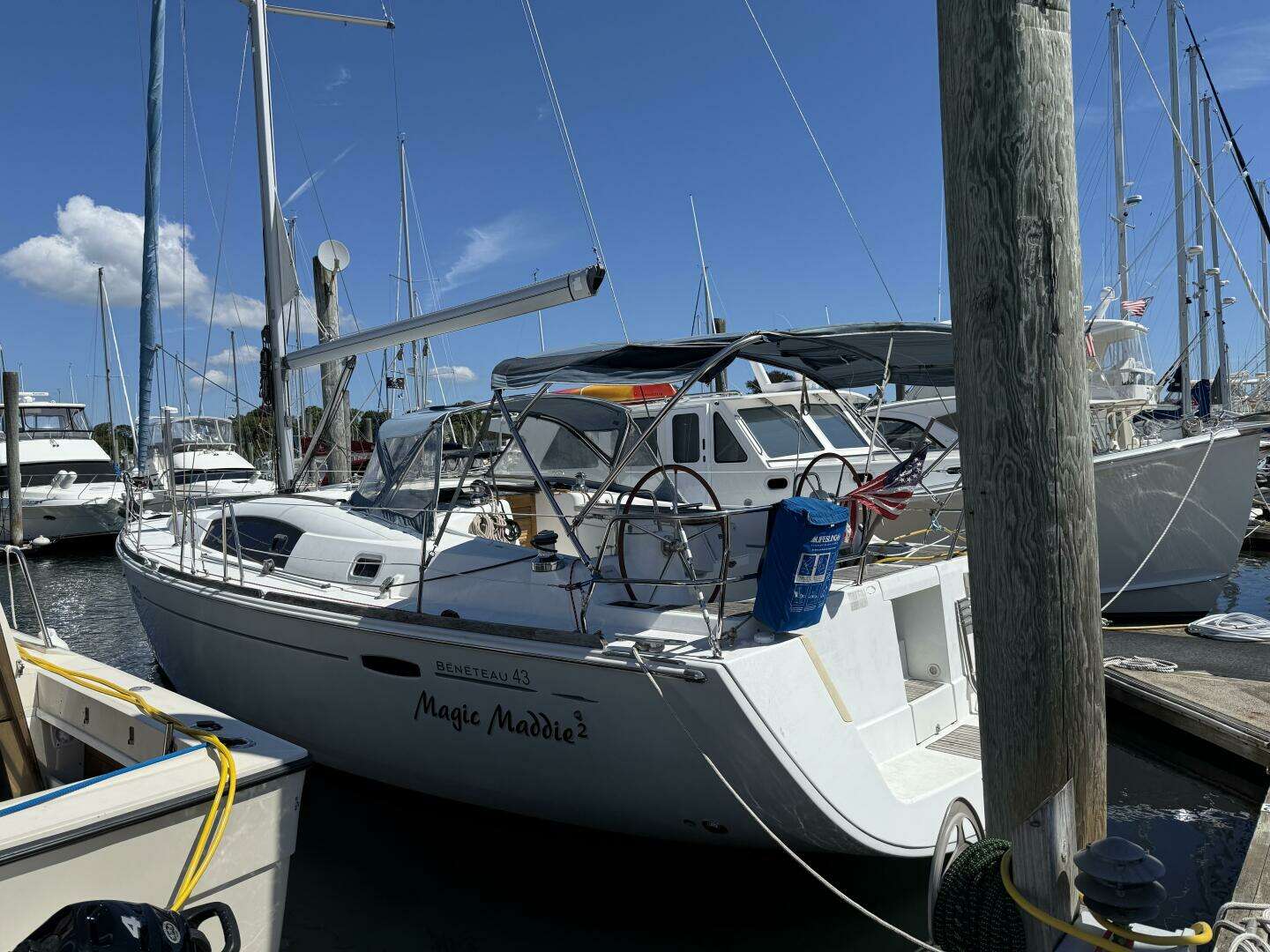 2010 Beneteau Oceanis 43 - Image 2