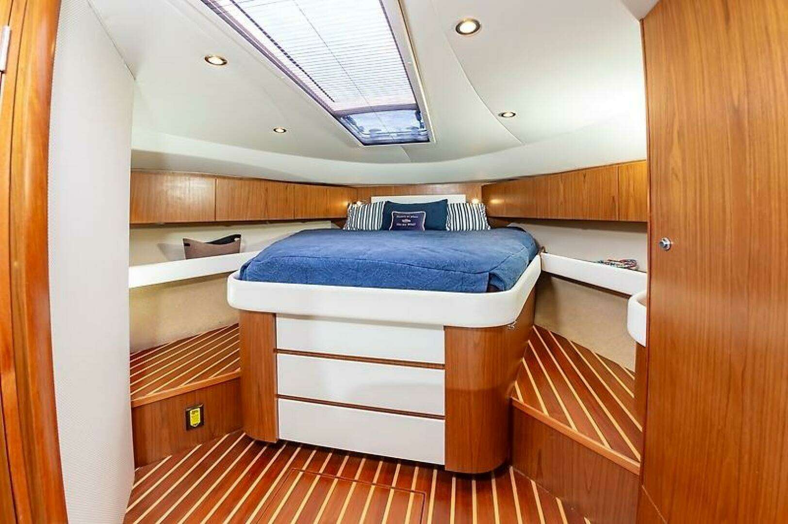 2015 Tiara Yachts 39 Coronet - Image 32
