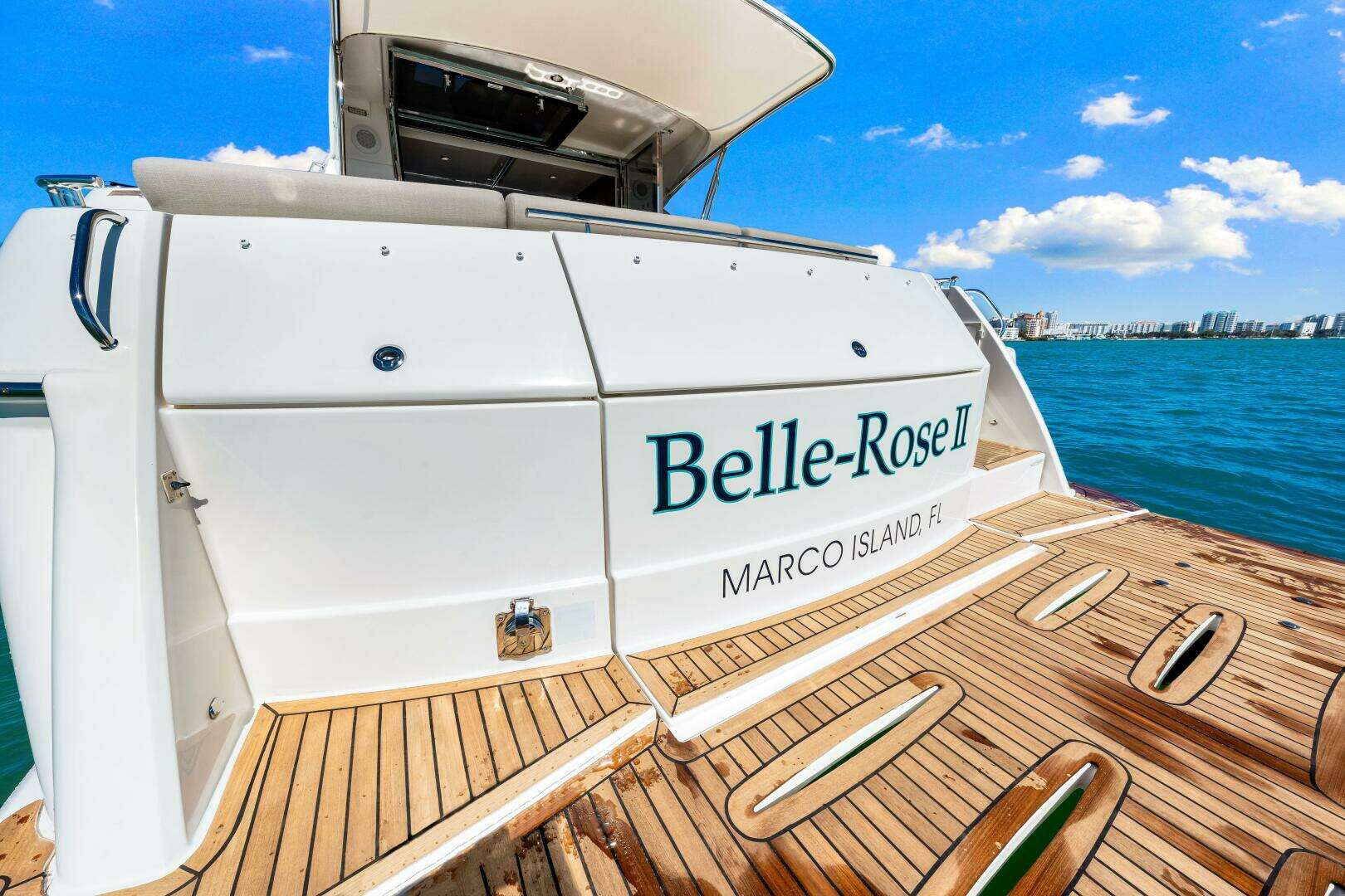 2016 Riviera 5000 Sport Yacht - Image 36