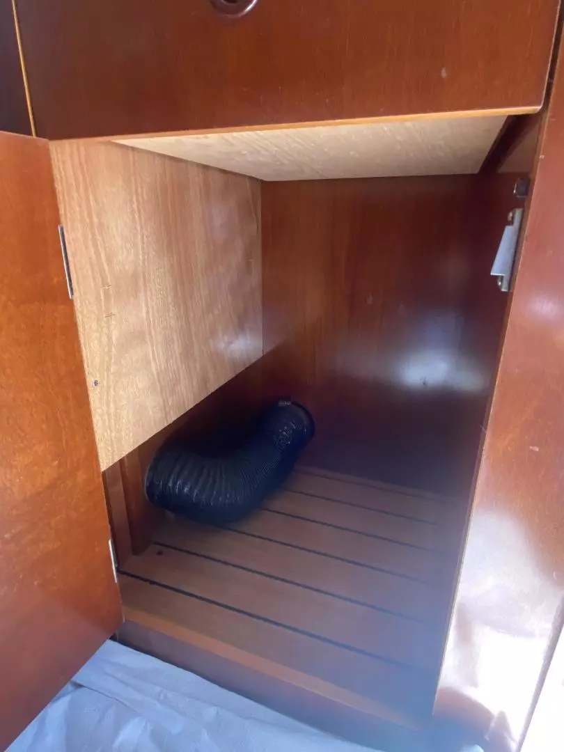 2004 Beneteau 473 - Image 35