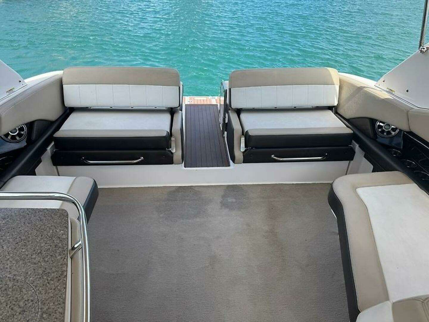 2013 Regal 3200 Bowrider - Image 17
