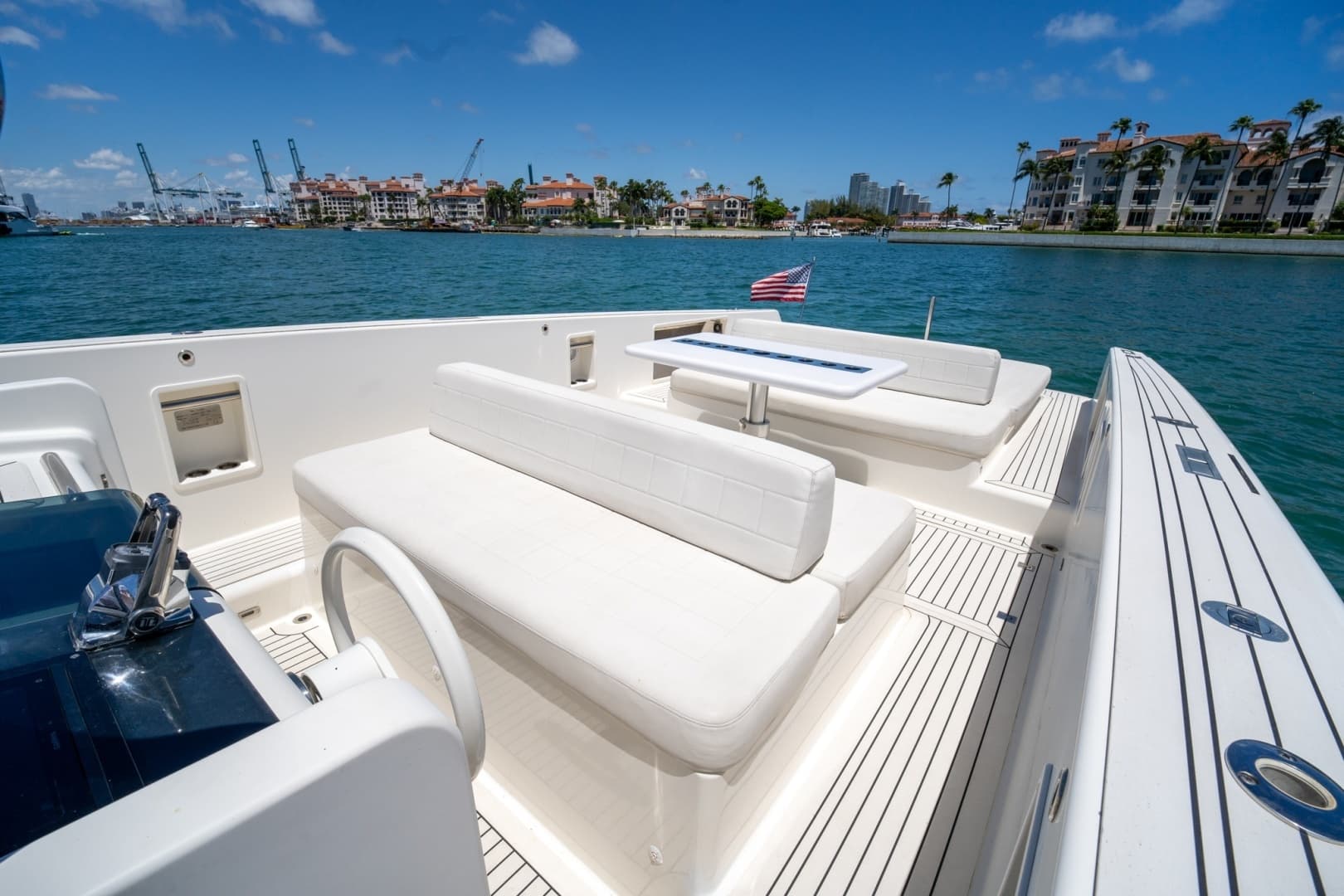 2014 VanDutch 40 - Image 15