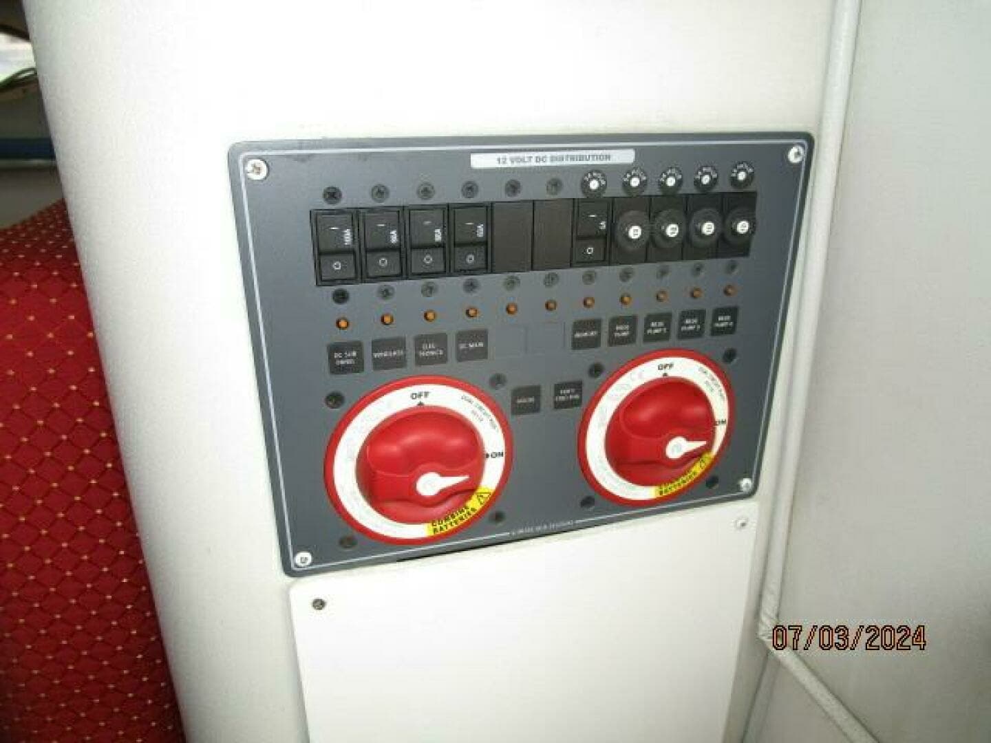 1996 Wellcraft 3300 Coastal - Image 53