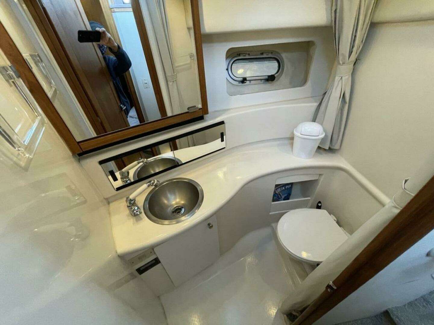 1998 Bayliner 4087 - Image 17