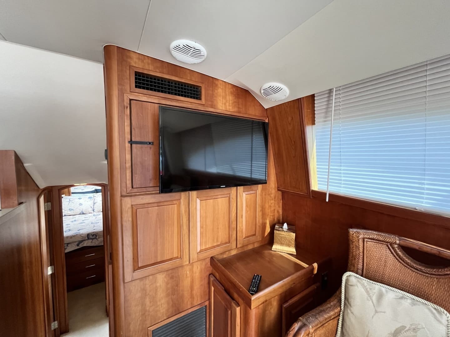2003 Luhrs 40 Convertible - Image 35