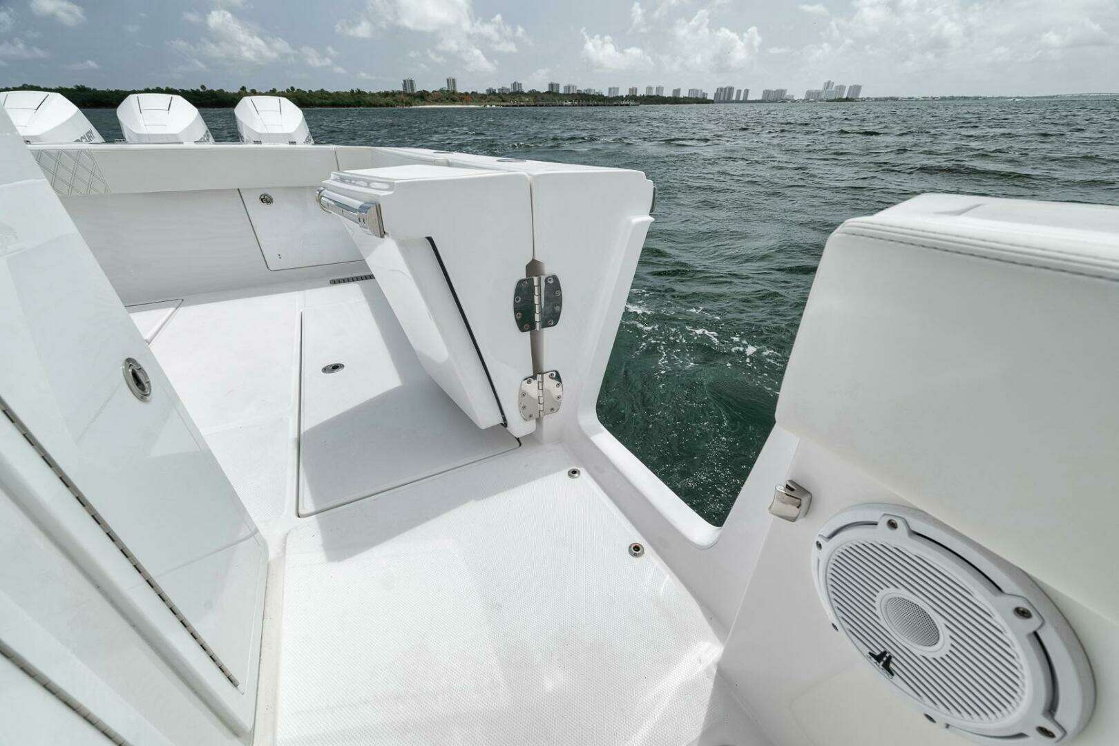 2024 Front Runner 47 CC - Image 43