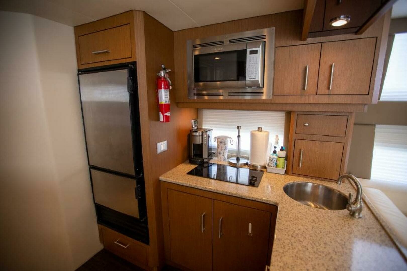 2012 Carver Sojourn - Image 6