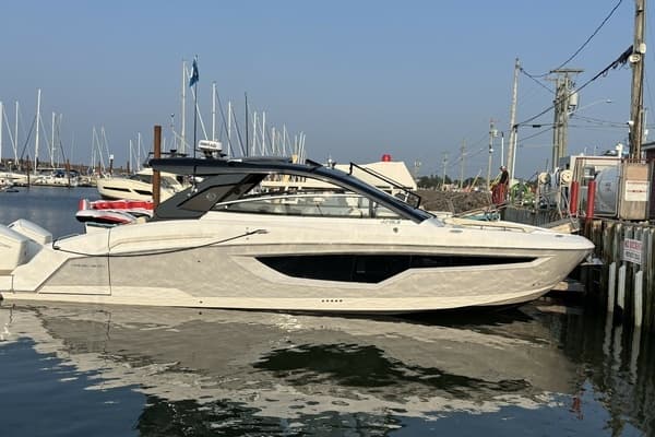 2024 Cruisers Yachts 42 GLS OB - Image 1