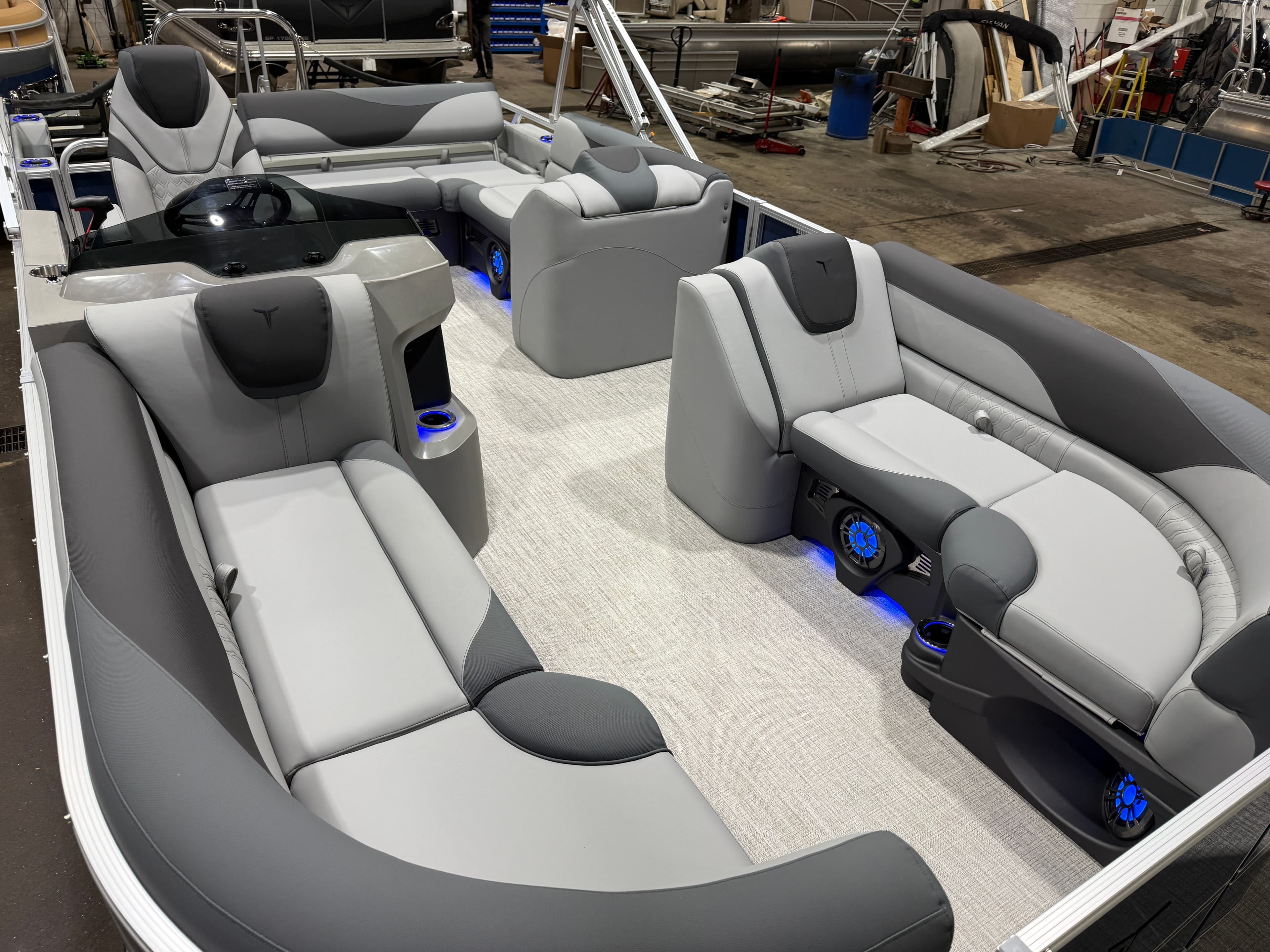 2026 Tahoe LTZ 2385 Swingback (VRB) Tritoon & Honda 4-Stroke EFI - 38