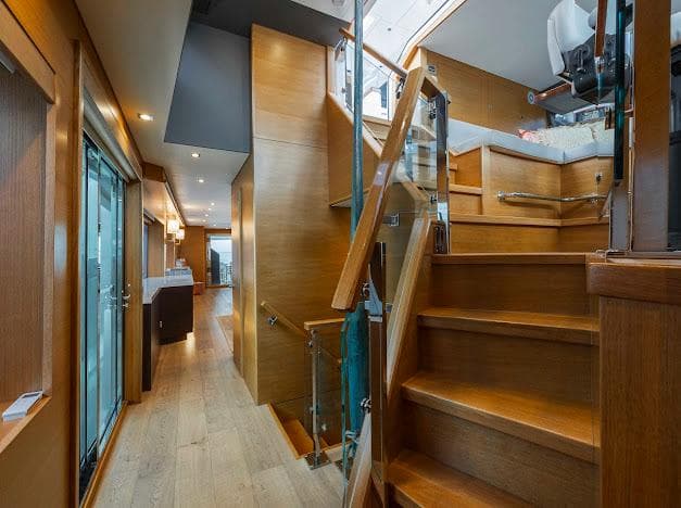 2015 Hatteras 100 Raised Pilothouse - 81