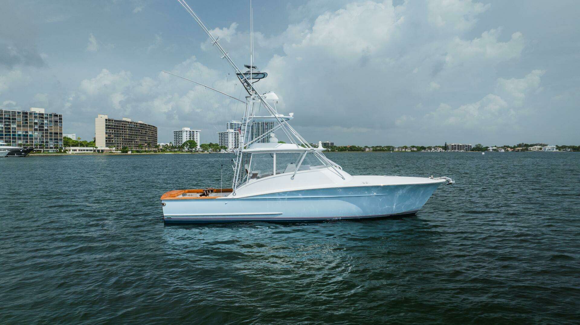 2019 Custom Carolina Daniels Express Sportfish - Image 5