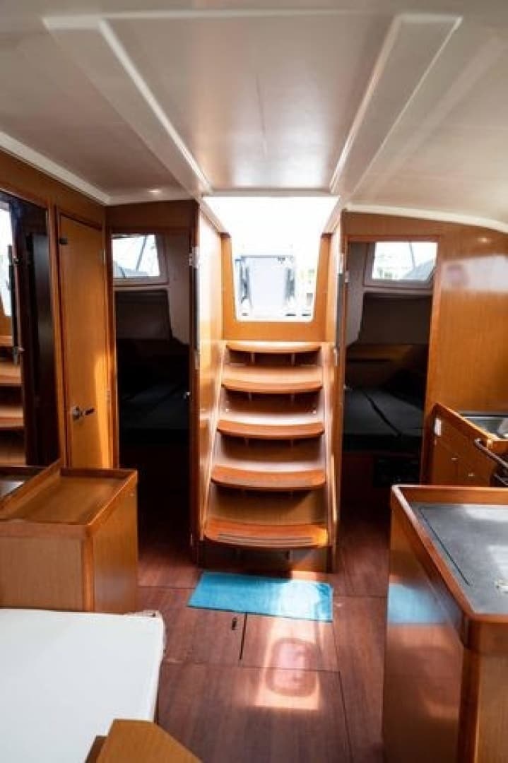 2017 Beneteau Oceanis - Image 9