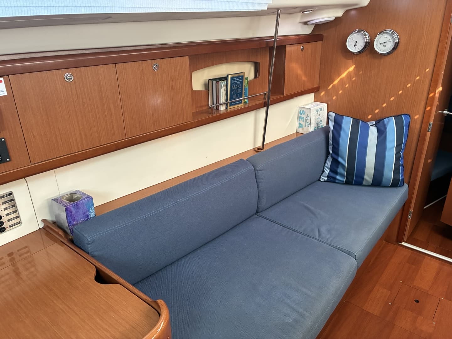 2008 Beneteau Oceanis 43 - Image 9